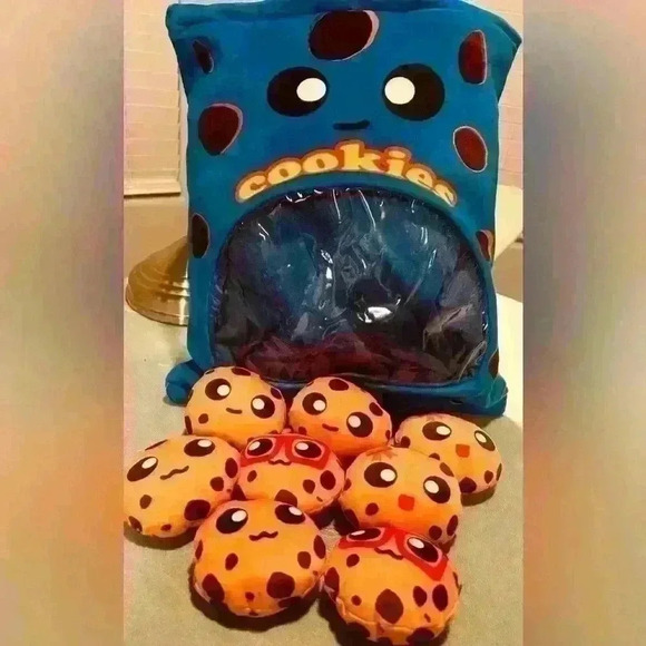 🍪 Large stuffed Chocolate chip bag of cookies w/ emoji faces, full of love ❤️ - Picture 4 of 7